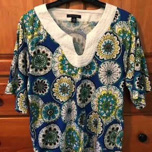 Tommy Hilfiger shirt Size Medium.